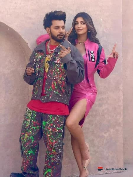 Bhojpuri Song Kamar 28 Featuring Neelkamal Singh and Akanksha Puri Goes Viral