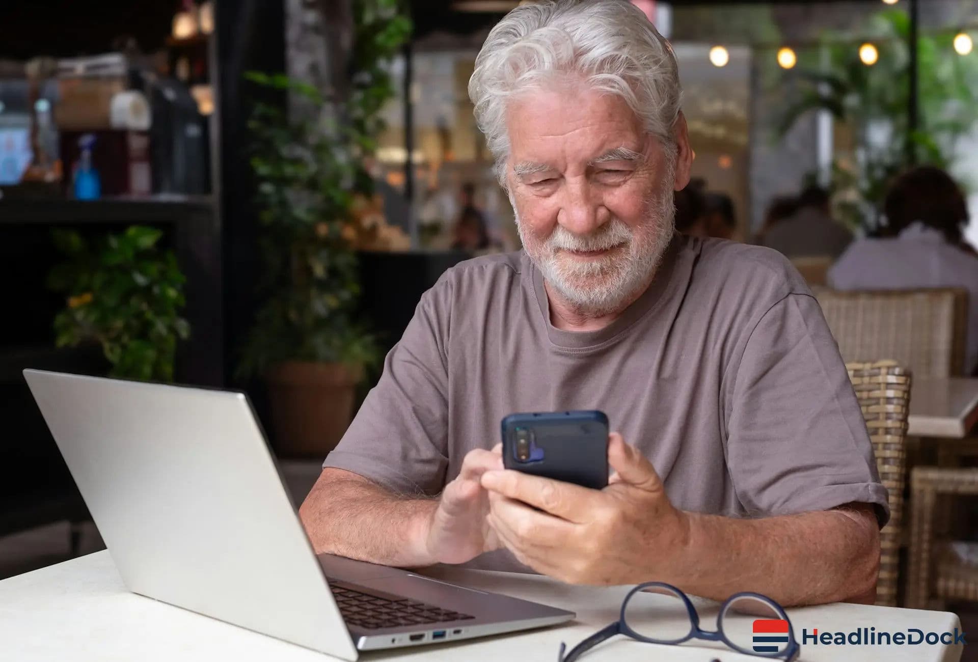 Moderate Digital Technology Use May Reduce Risk of Cognitive Decline in Seniors