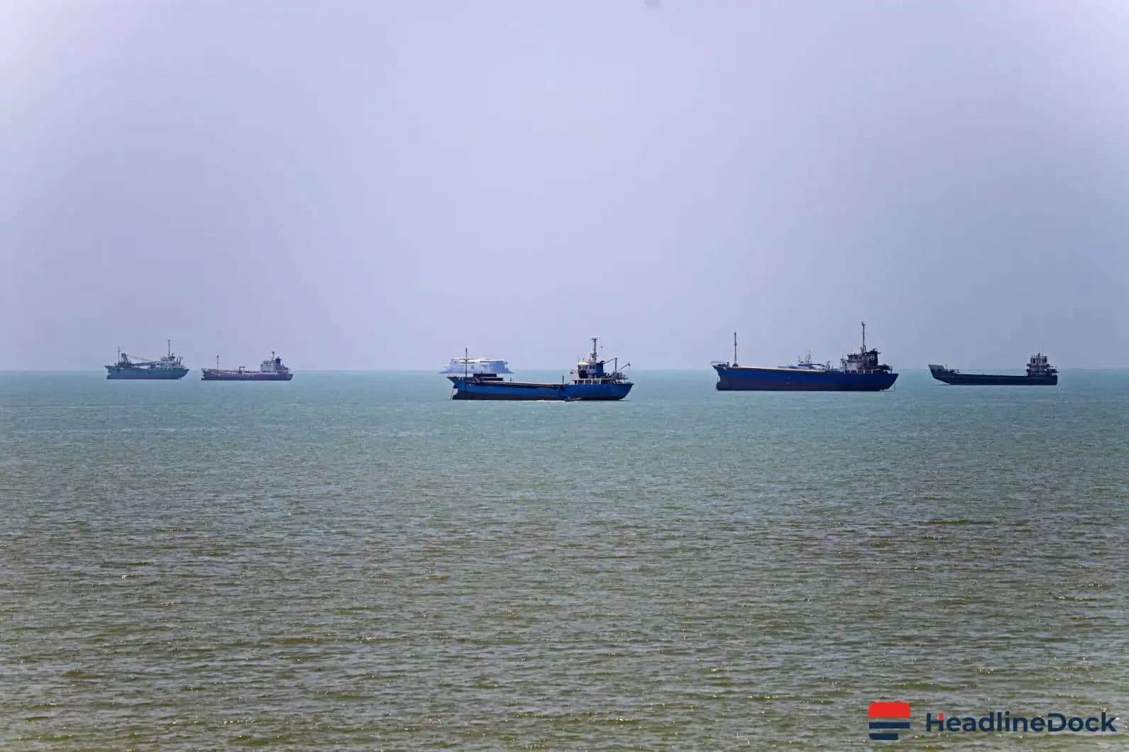 Trump Firmly Rejects Shipping Fees in the Strait of Hormuz during Iran Negotiations