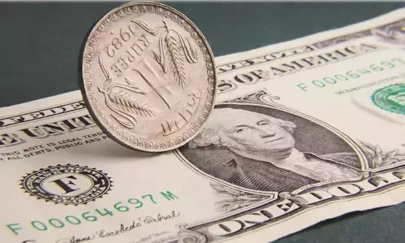 Rupee Dips to 95.35 Despite Friday Gains as Geopolitical Risks Weigh