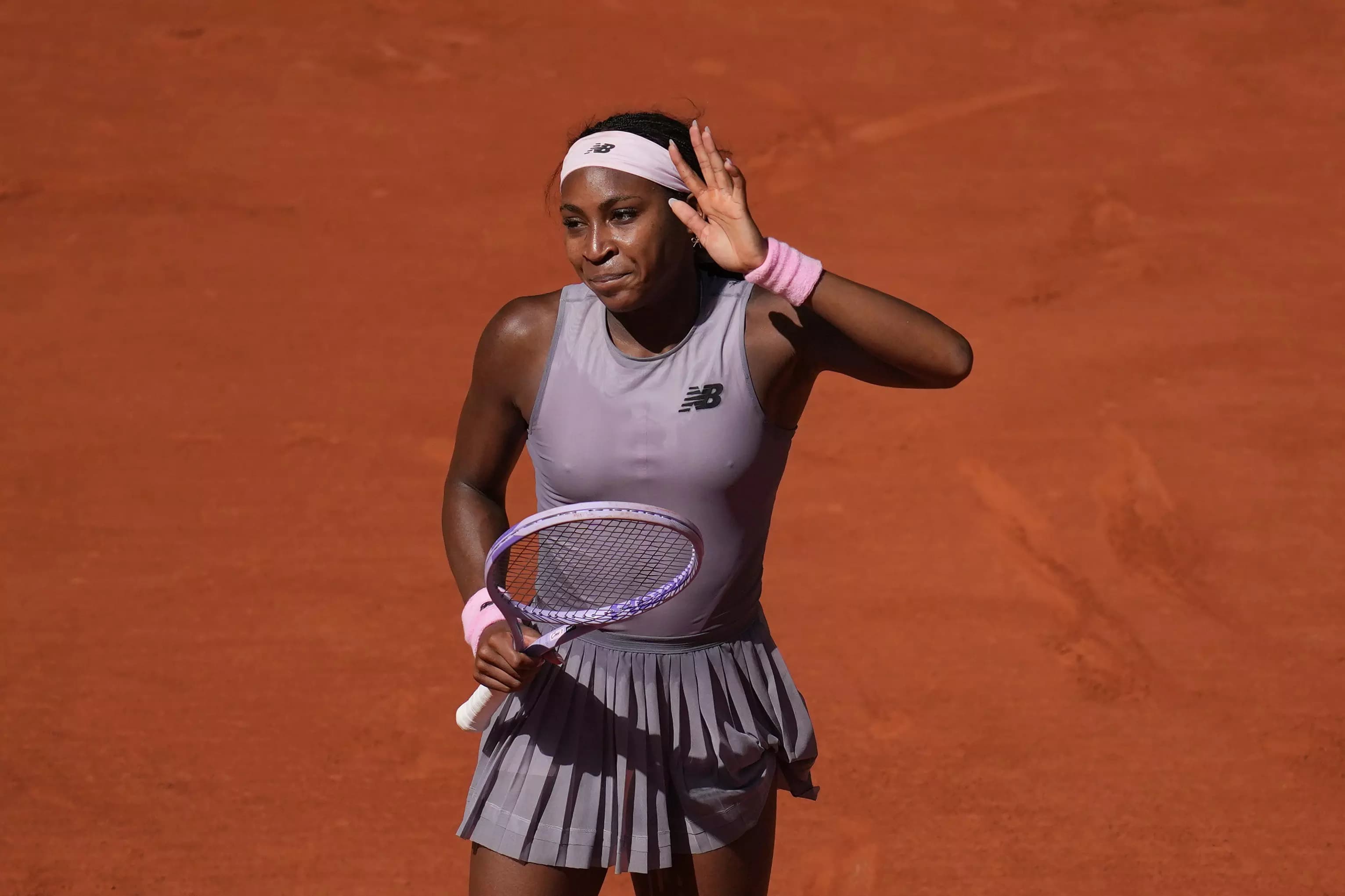 Coco Gauff's First French Open Match Complicates with Minor Crash