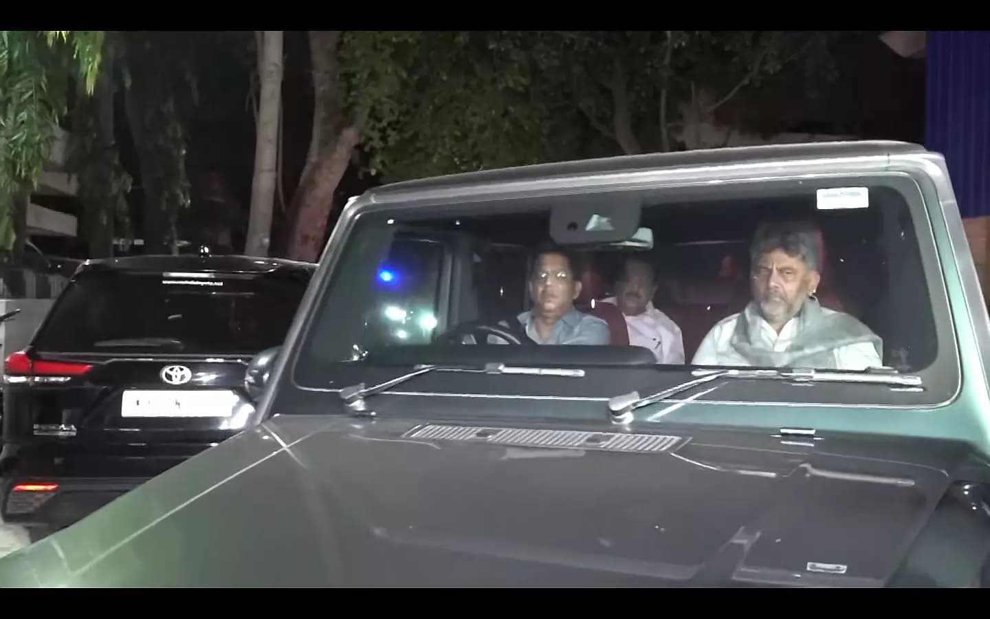 Congress Leaders Gather Outside Dakshina Kannada as Leadership Change Speculated in Karnataka