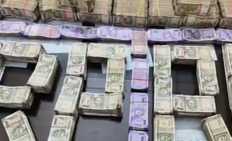 ₹1.22 Crore Hawala Money Seized on Devagiri Express