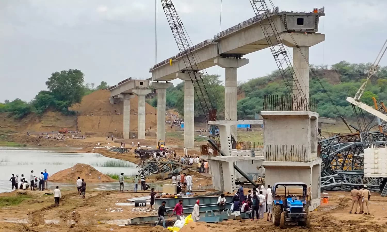 Six Labourers Lose Lives in Bridge Collapse in Uttar Pradesh