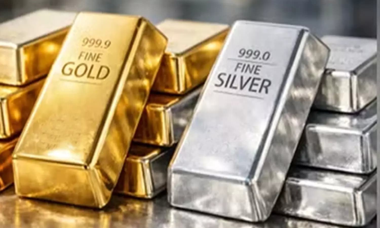 Gold and Silver Prices Drop in Futures Trade Amid Weak Domestic Demand