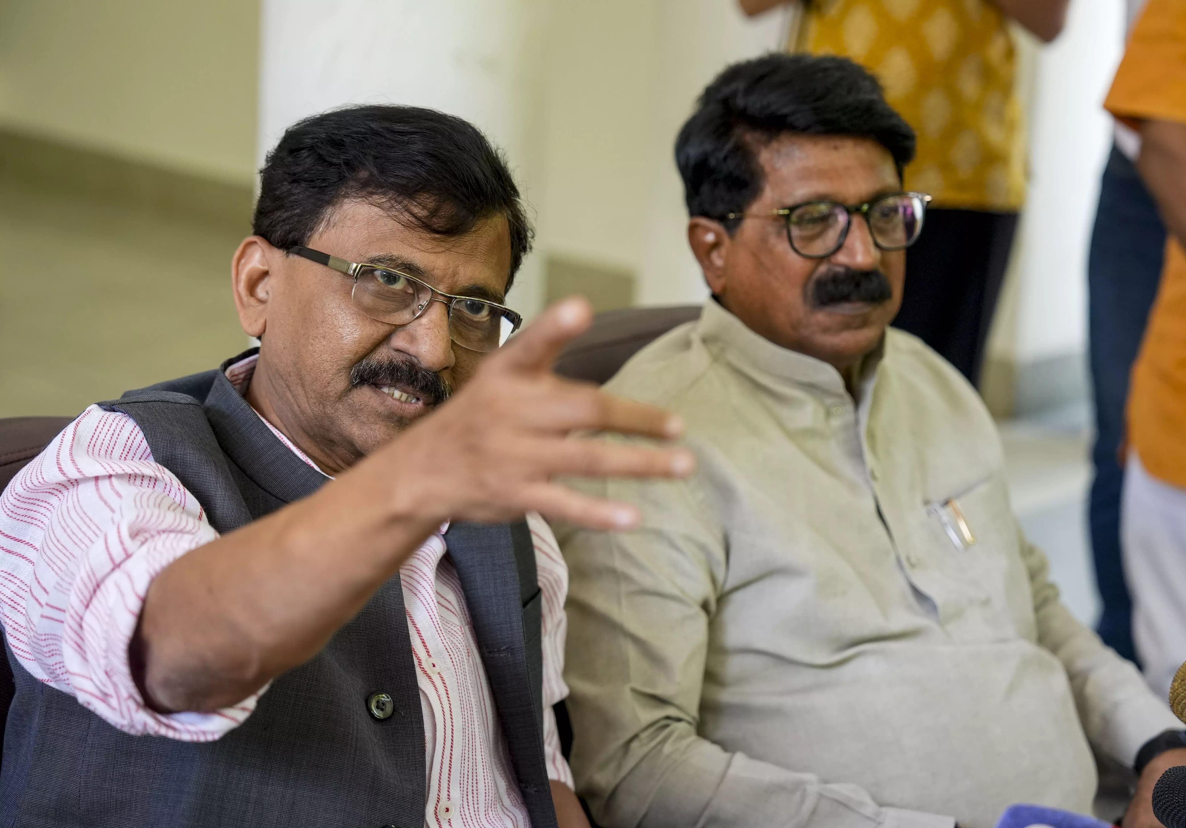 Shiv Sena (UBT) Convenes Emergency Meeting Amid Fears of Internal Rebellion