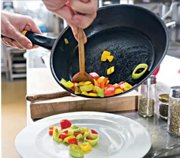 Understanding Polymer Fume Fever: Are Your Nonstick Pans Safe to Use?
