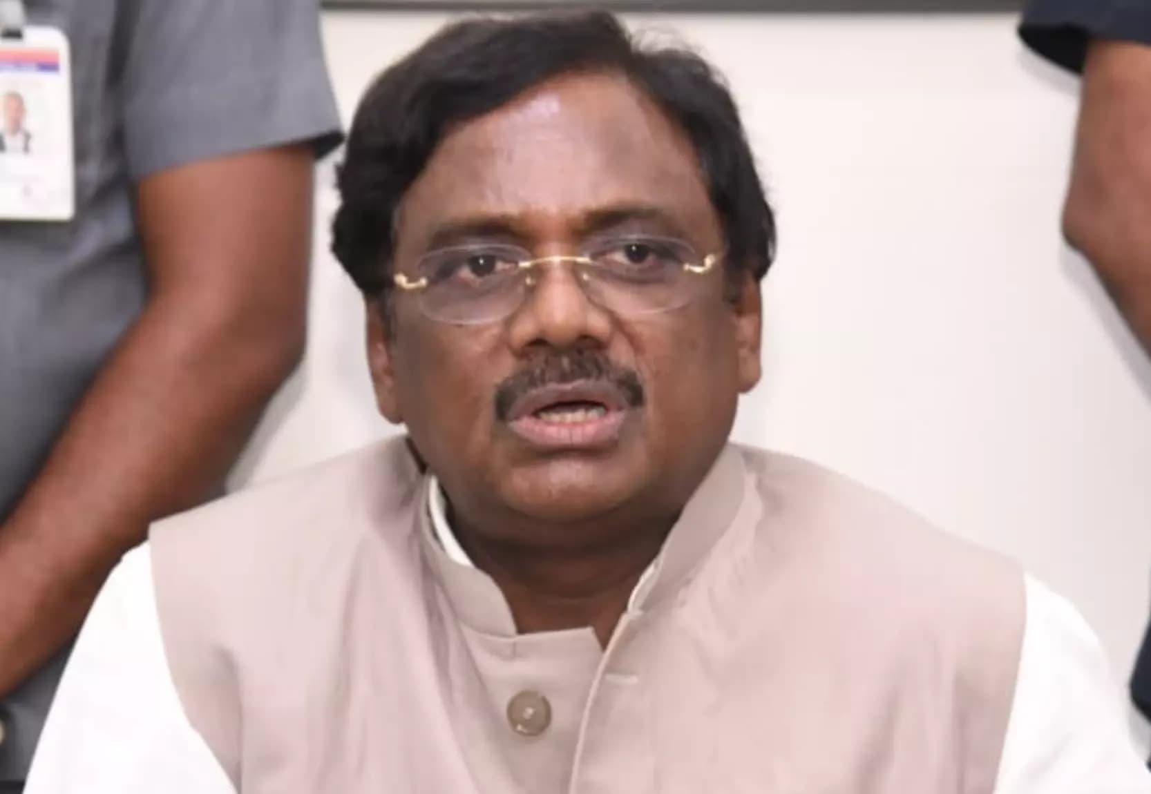 Telangana Minister Asks Suman to Apologize for Controversial Statements