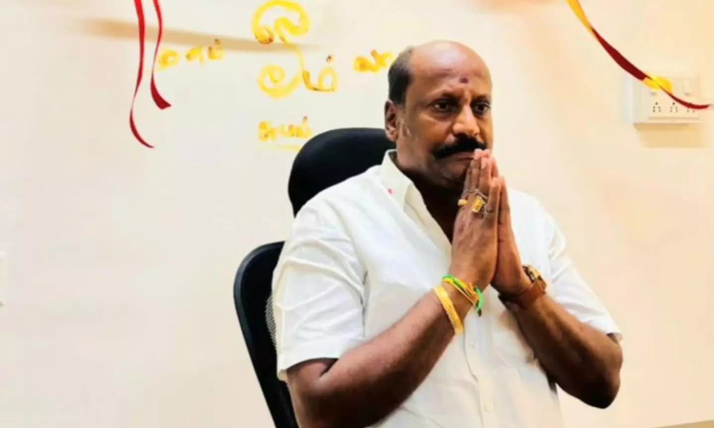 Chennai Transport Minister Assures Bus Passengers During Midnight Visit
