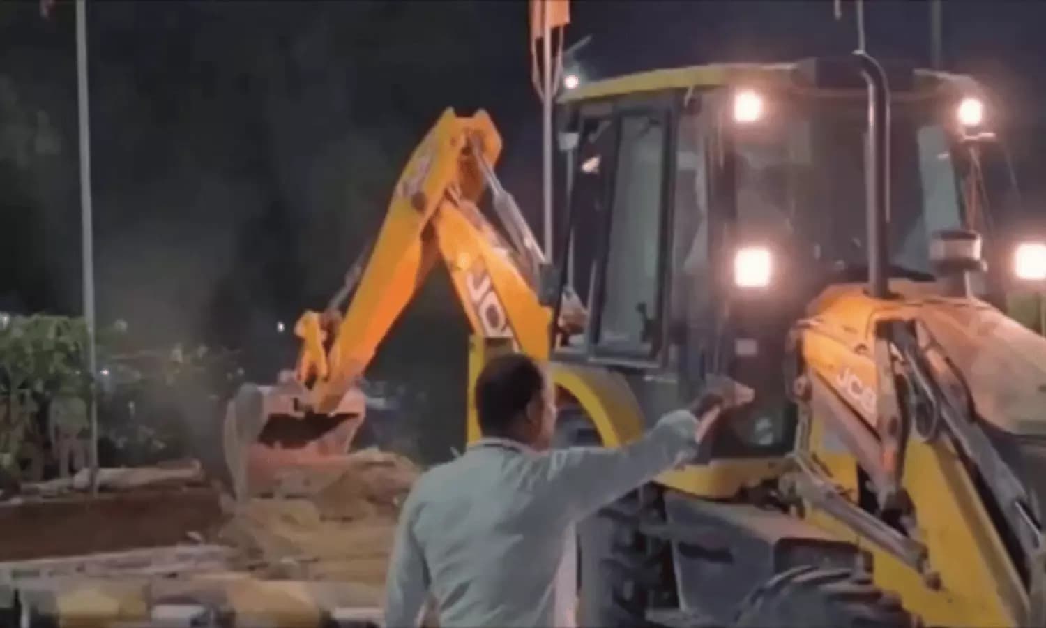 Demolition of Mazar and Mosque in Varanasi Railway Station Sparks Controversy