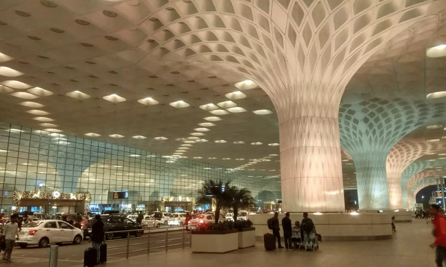 CISF Halted Chad Traveler with Over $139K in US Cash at Mumbai Airport
