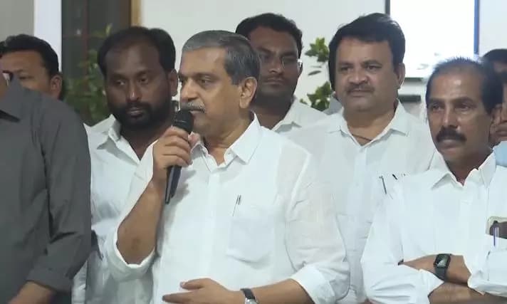 YSR Congress Promises Legal Support to DSC-2025 Candidates Alleging Recruitment Irregularities