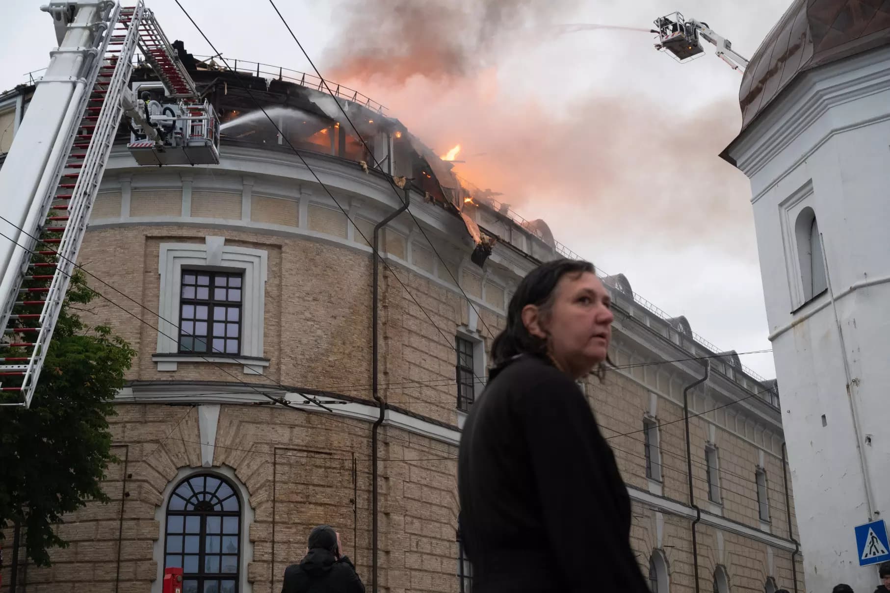 Russian Strikes in Ukraine Hit Kyiv Monastery, Resulting in Nine Deaths