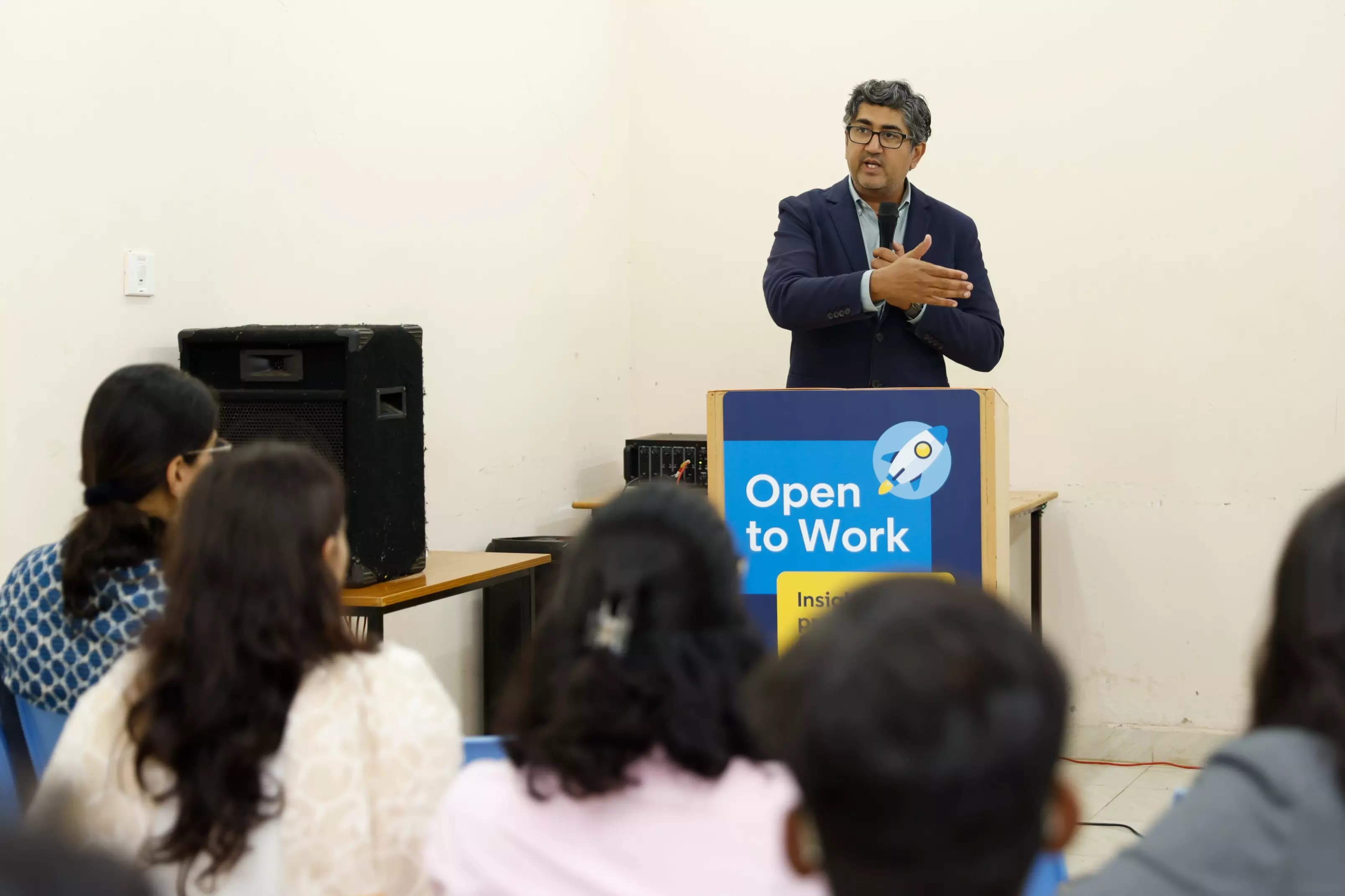 LinkedIn Launches AI-Ready Career Mentoring for 25,000 Students in Karnataka