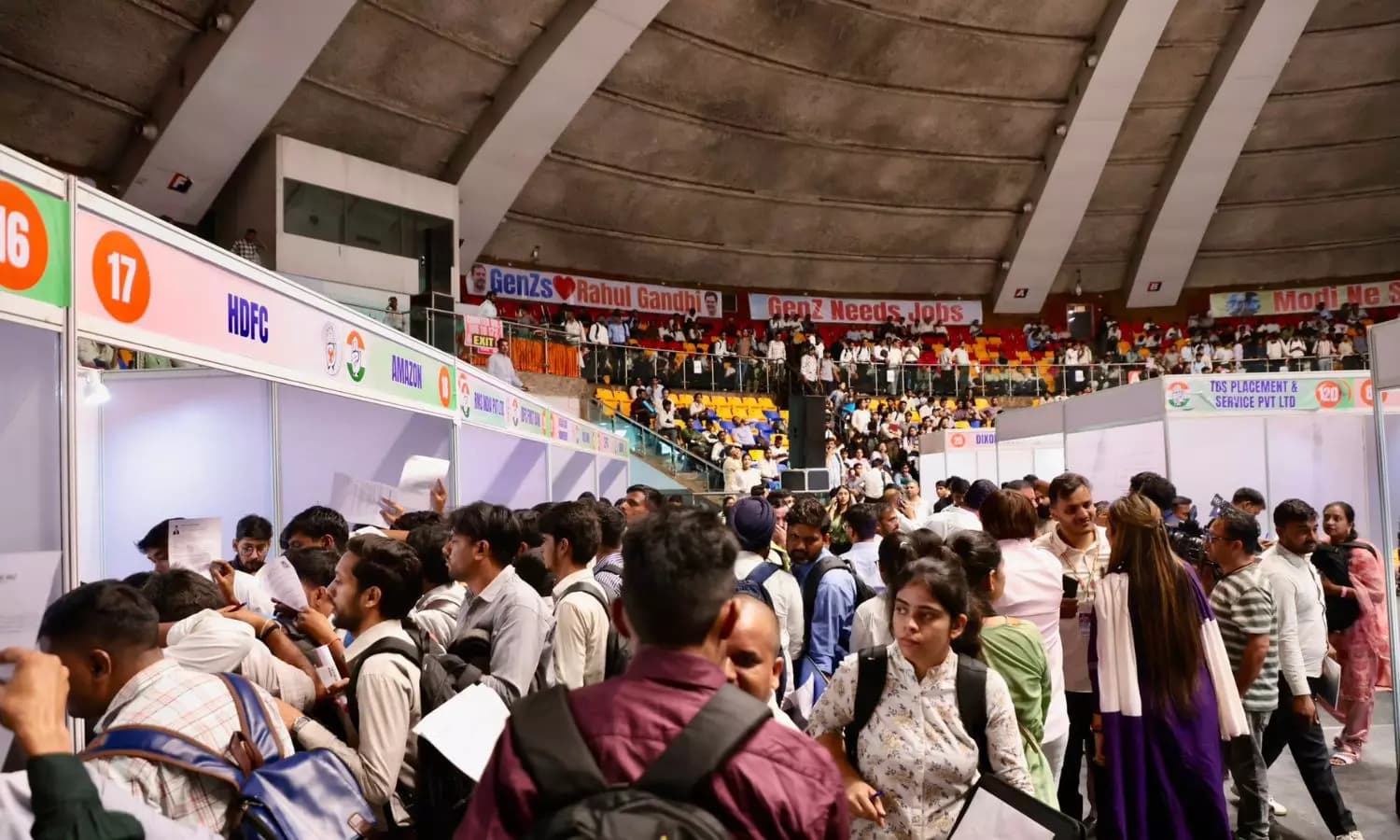 Thousands Attend Youth Congress Job Fair, Revealing Severe Scale of Unemployment