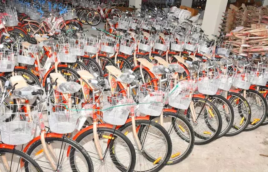 Rotary Club Supports Meritorious SSC Students in Mulugu with 50 New Bicycles