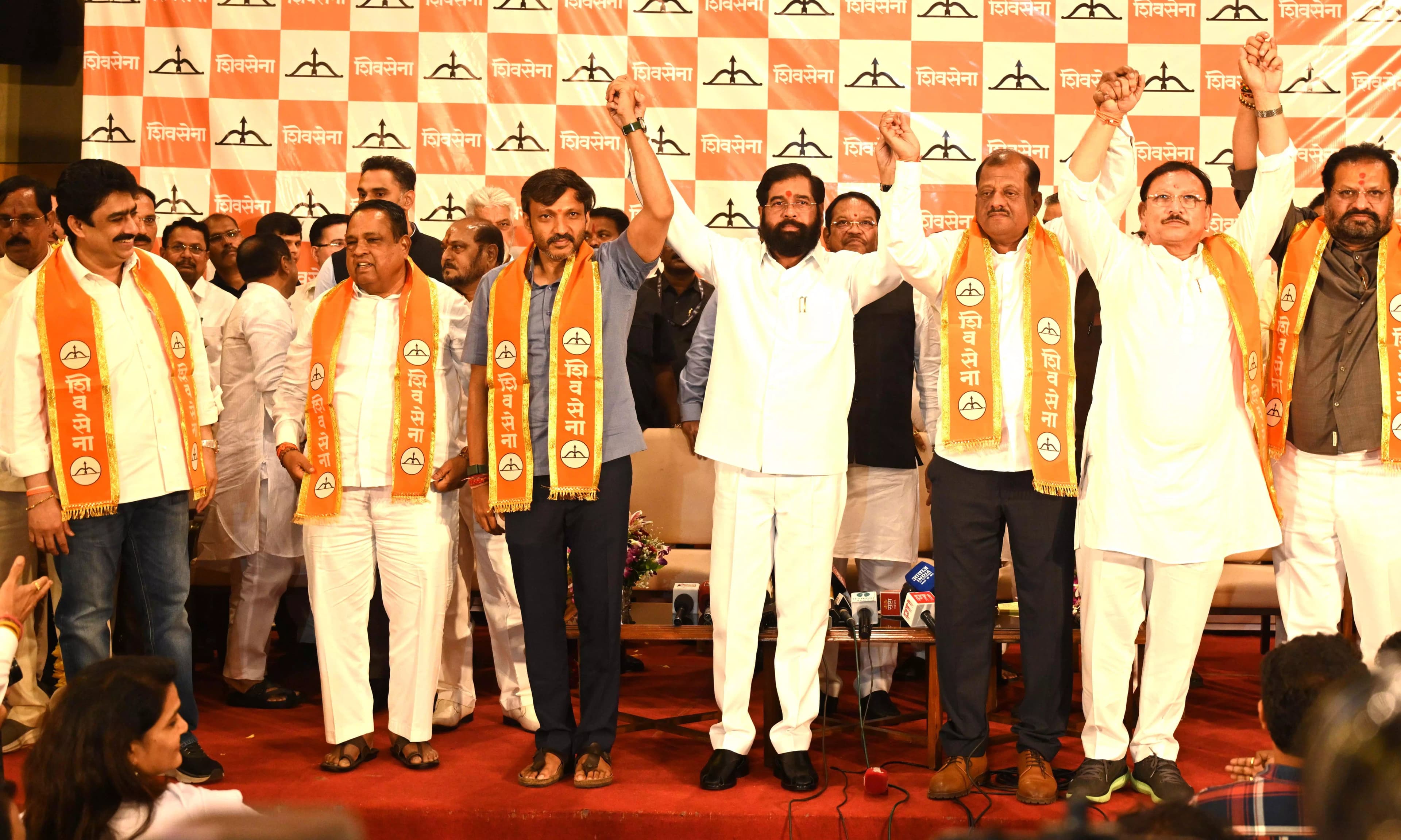 Maharashtra Politics: 6 MPs Join Shinde-led Shiv Sena via Operation Tiger